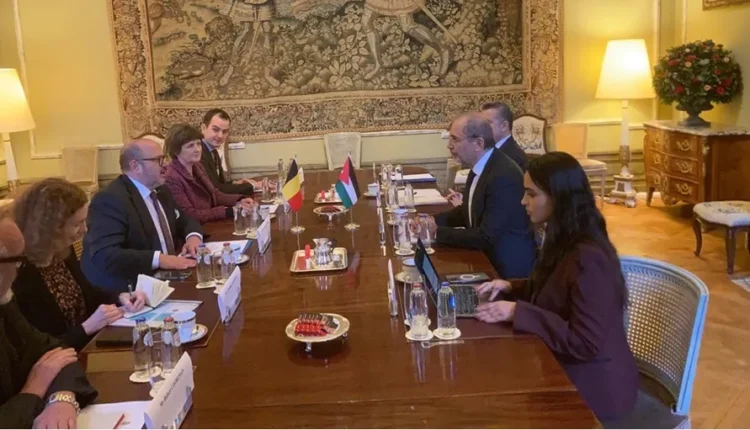 الصفدي ونظيره البلجيكي يجريان مباحثات