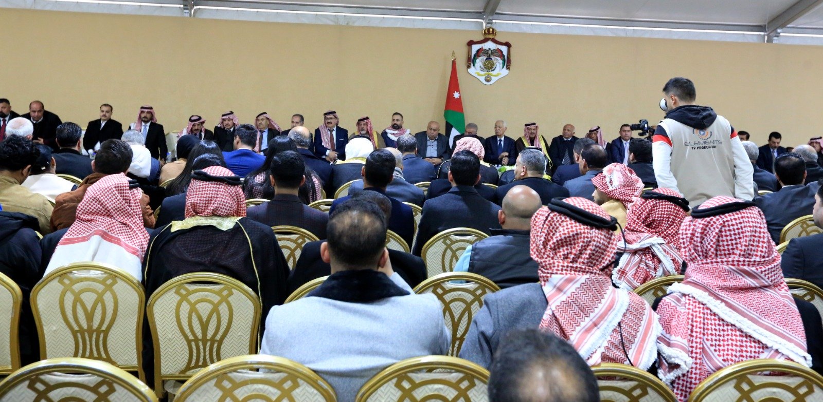 العيسوي يلتقي أبناء وبنات جنوب وشرق عمان4 - الصافي نيوز