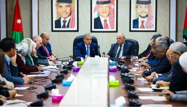 رئيس الوزراء يلتقي كتلة إرادة والوطني الإسلامي